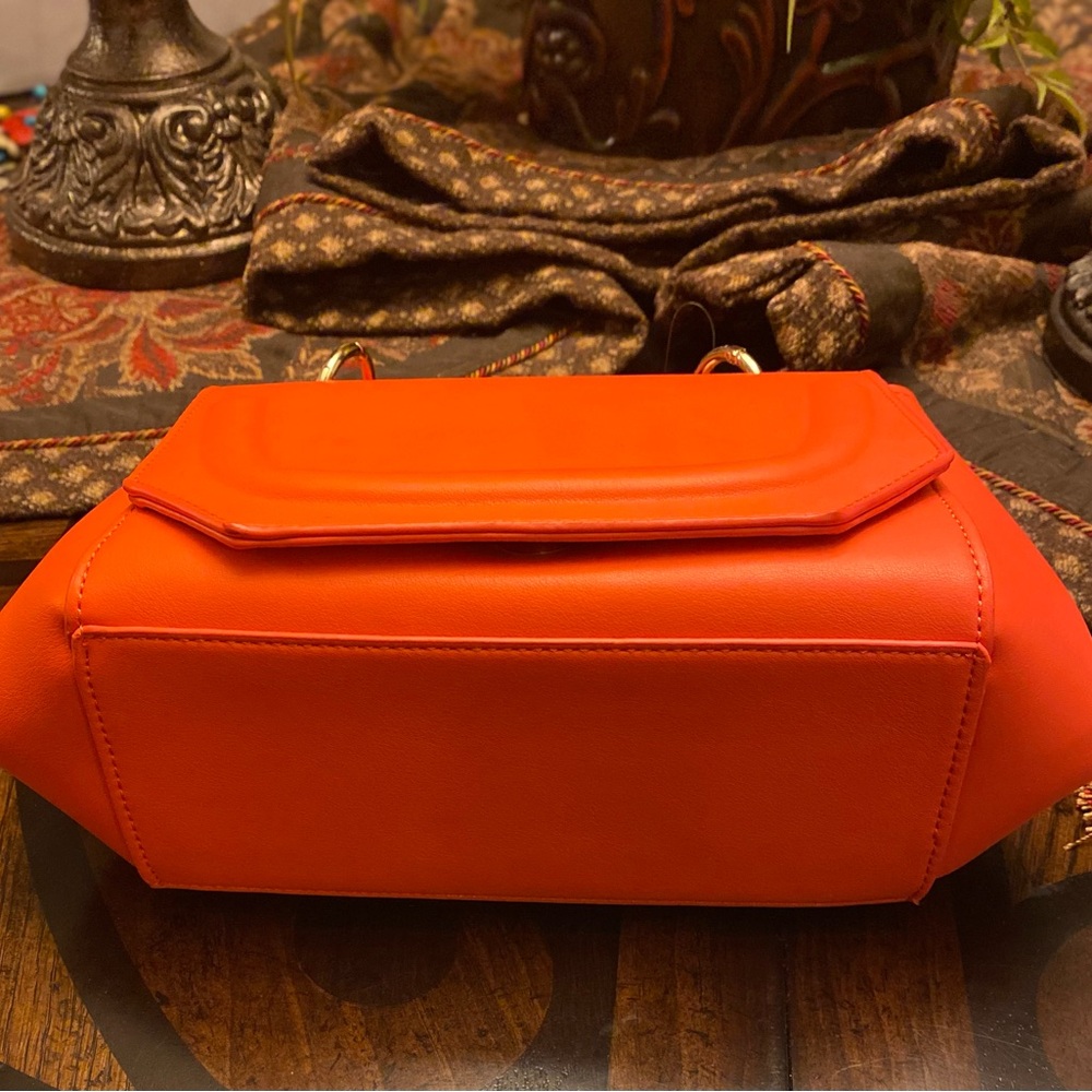 Stylish Orange Handbag - Picture 5 of 6